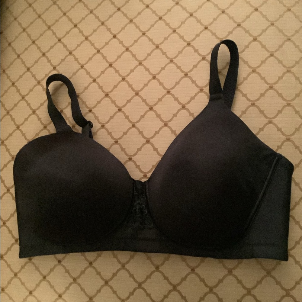 Vanity Fair brassiere full cover no wires black 38D in excellent conditi⦠- Picture 2 of 9